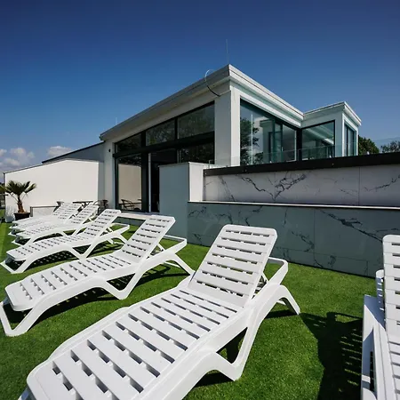 Bauhaus Wellness 106 Апартаменты *