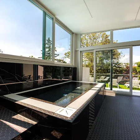 Bauhaus Wellness 106 Апартаменты *