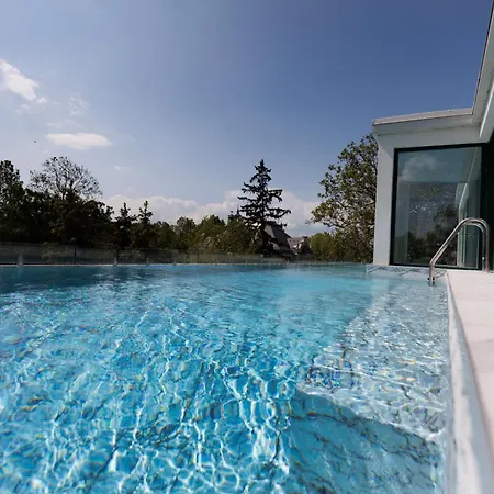 Bauhaus Wellness 106 Апартаменты *