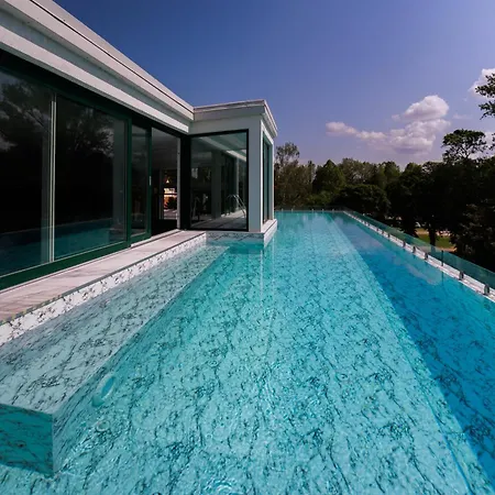 Bauhaus Wellness 106 * Шиофок