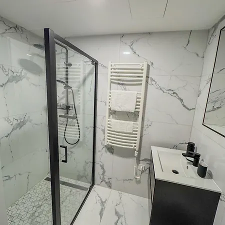 Bauhaus Wellness 106 Апартаменты Шиофок
